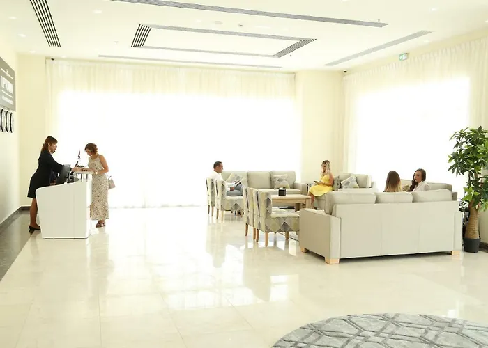Uptown Hotel Apartment Fujairah By Gewan