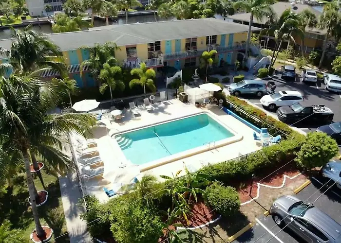 Hideaway Waterfront Resort Cape Coral
