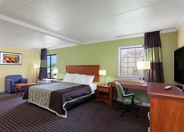 Days Inn By Wyndham Bowling Green