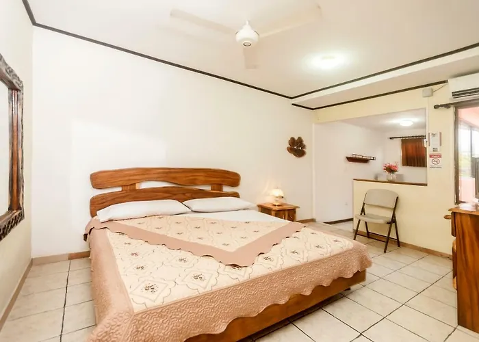 Cadillac Rock Beach Hotel