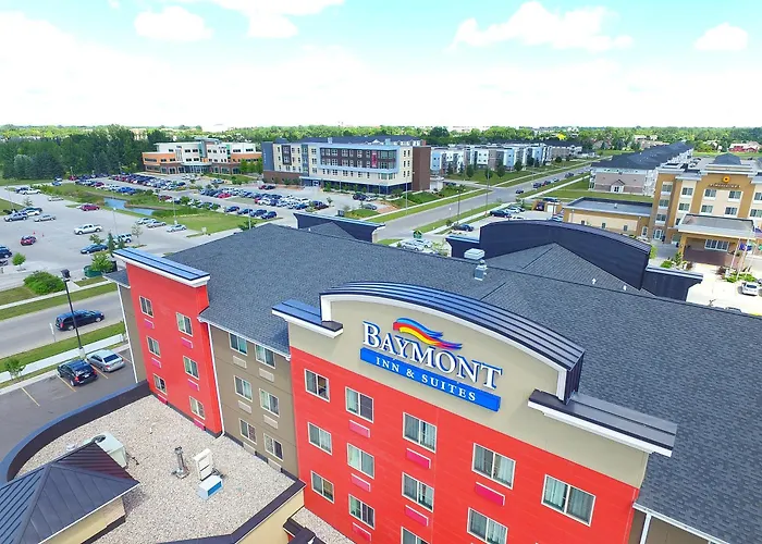 Baymont By Wyndham Grand Forks Hotel