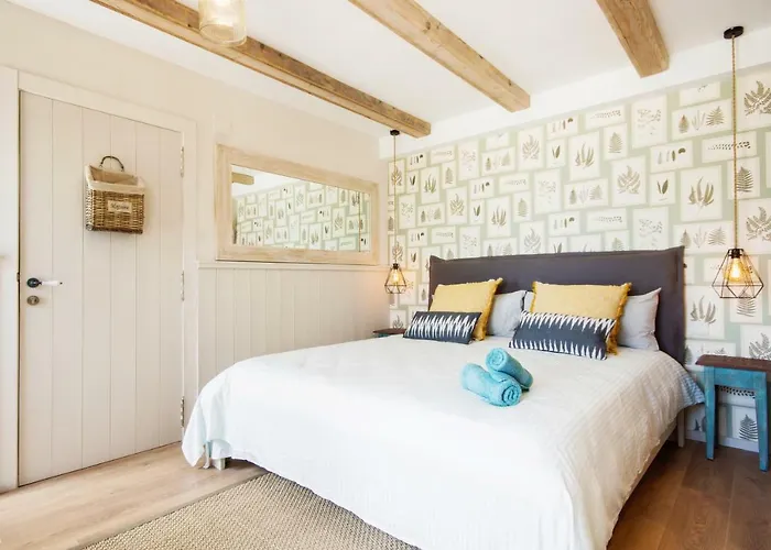 The Beach House Studios & Suites