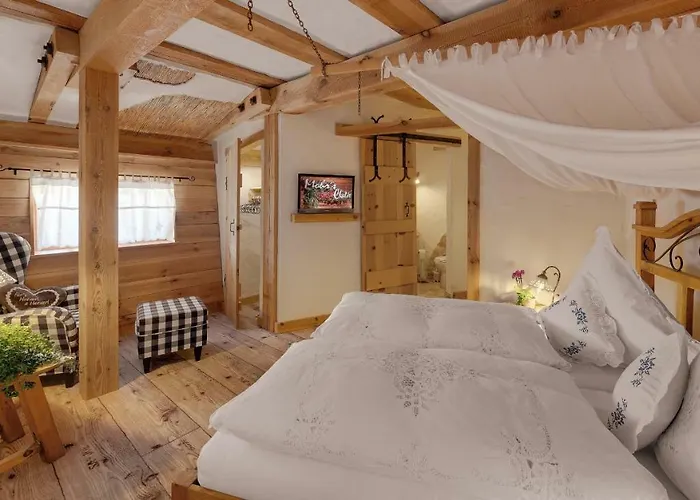 Mohrs Herzl Chalet
