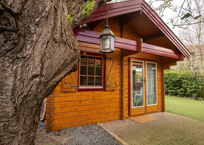 Onder De Kersenboom Bed and Breakfast Hilversum