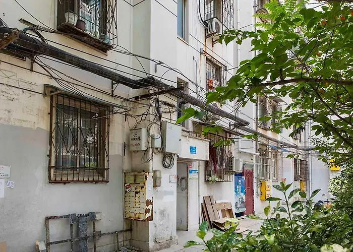 Henan Kaifeng-Bookstore Street-
