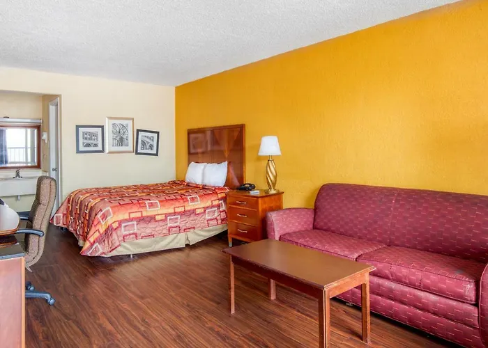 Budgetel Inn & Suites