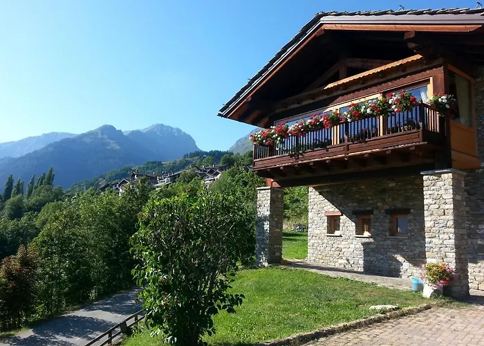 Hotel Les Combes La Salle