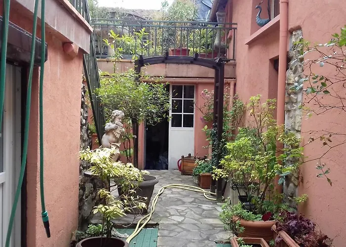La Maison Rose: Lieu Atypique