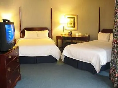 Crowne Plaza Hotel Akron-Quaker Square