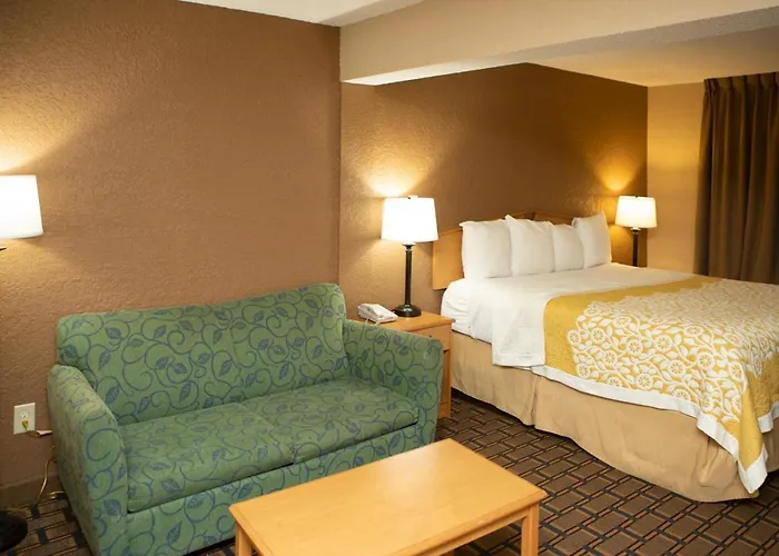 Days Inn By Wyndham Fairmont