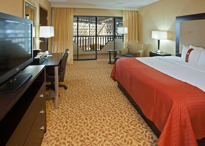 Holiday Inn Evansville Airport