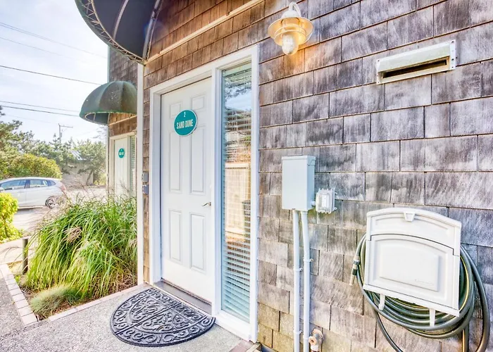 Beaches Inn Townhomes