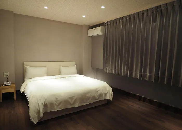 Day Chen Hotel
