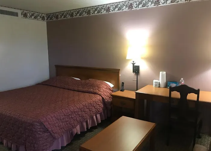 Tyler Inn & Suites