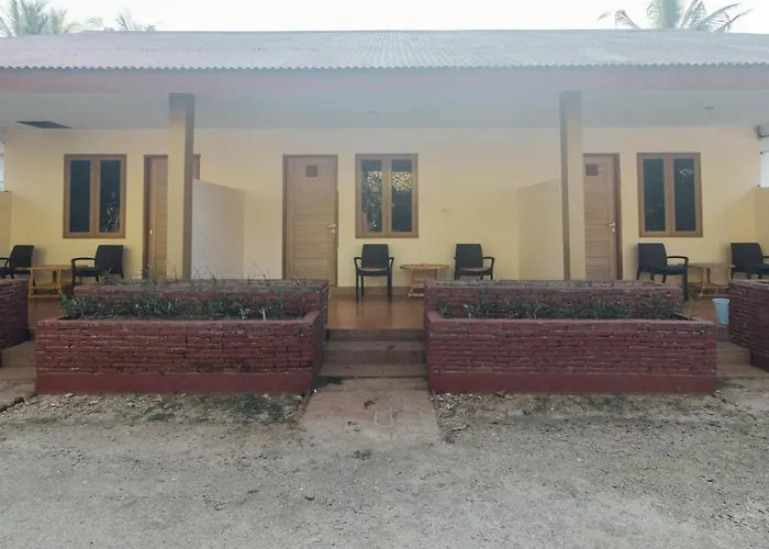 Oyo 1688 Collin Beach Hotel