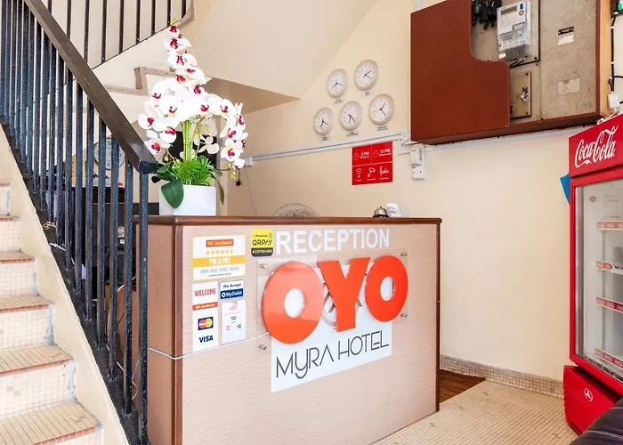 Oyo 703 Myra Hotel