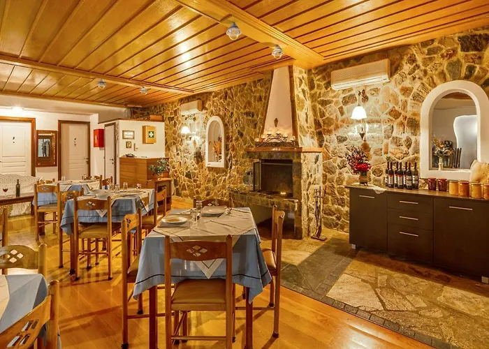 Hotel Paraliako Kyparissi