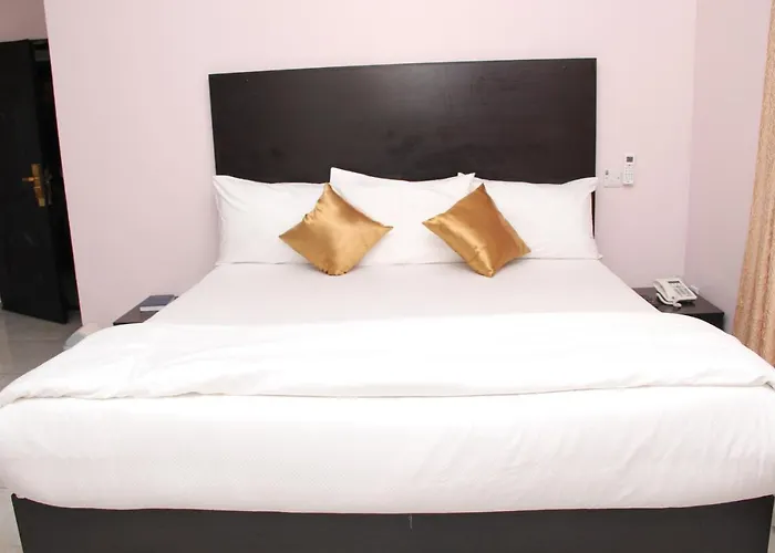 Blooms Spot Hotel And Apartment