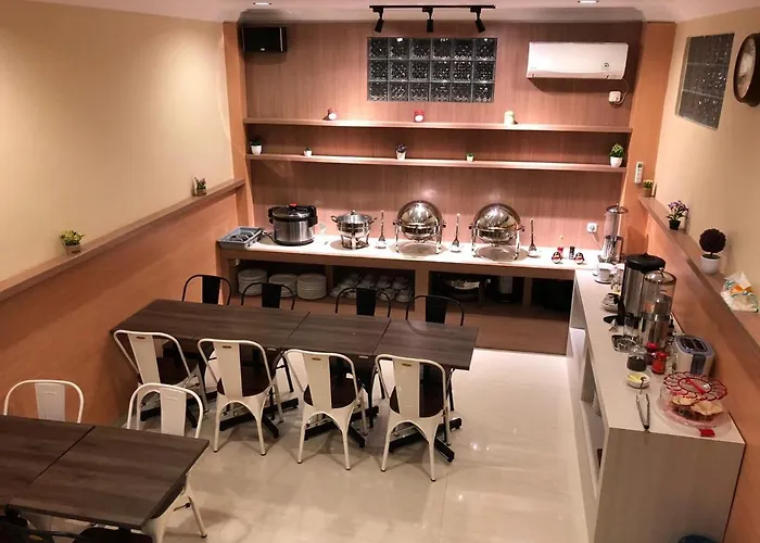 Lcr Hotel