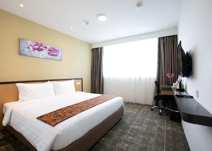 Hotel 7 Suria