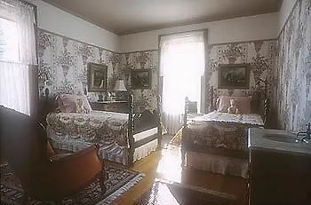 Offline: Galen C Moses House B And