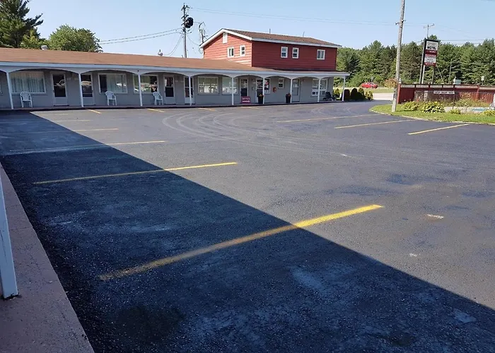 Skyways Motel