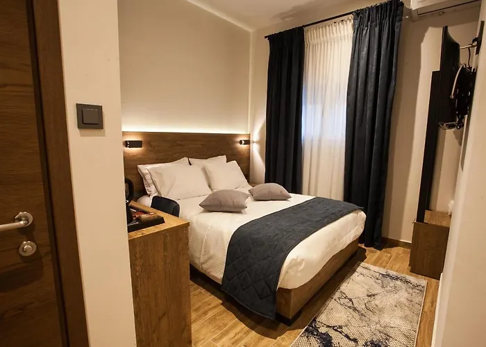 Trikala River House