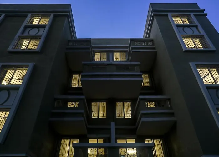 Treebo Luxe Suite, Shivaji Nagar