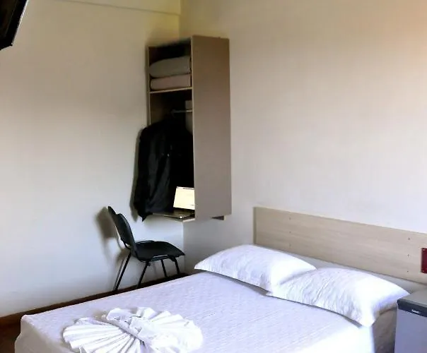 Hotel Caçula