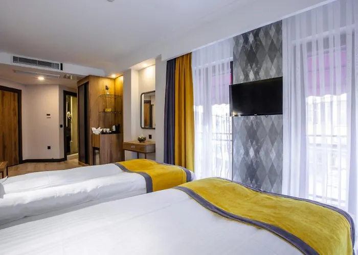 Kayhan City Hotel