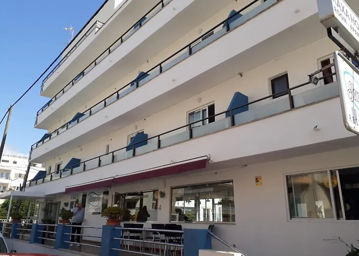 Hotel Raxa