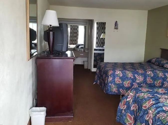 Howard Johnson Pueblo