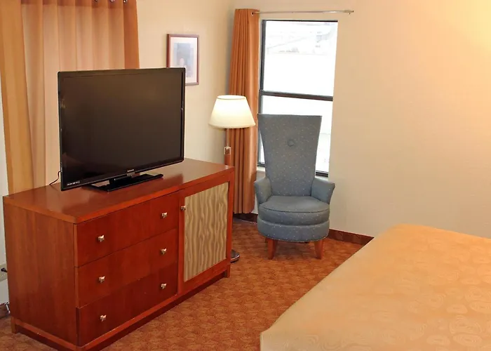Angel Inn - By The Strip Branson