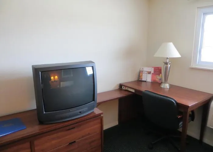 Days Inn By Wyndham Elk Grove Village O'Hare Airport West