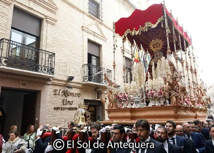 Hotel Mesón El Número Uno