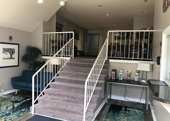 Dupont Suites - Louisville