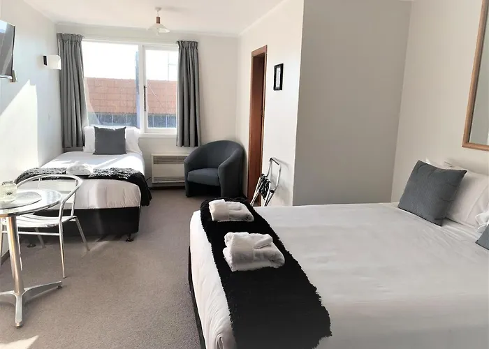 Ranfurly Hotel