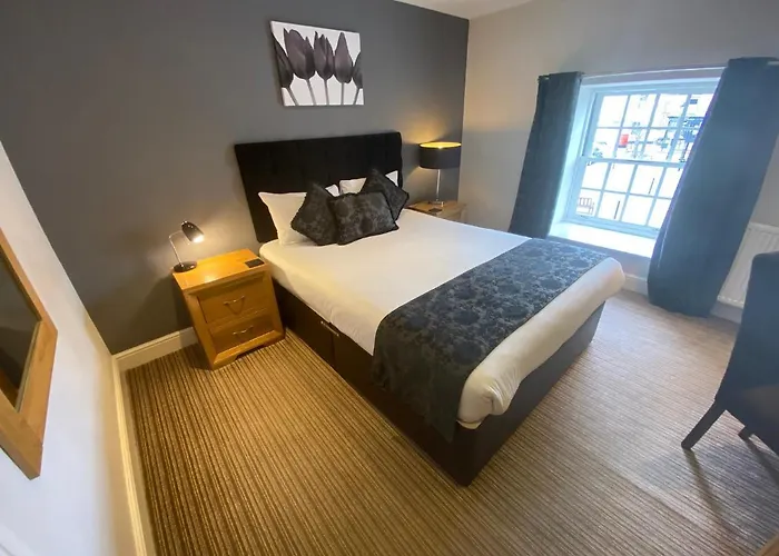 The Three Horseshoes Hotel